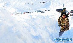 新疆阿勒泰：游客遭遇雪崩被困 边防官兵紧急救援